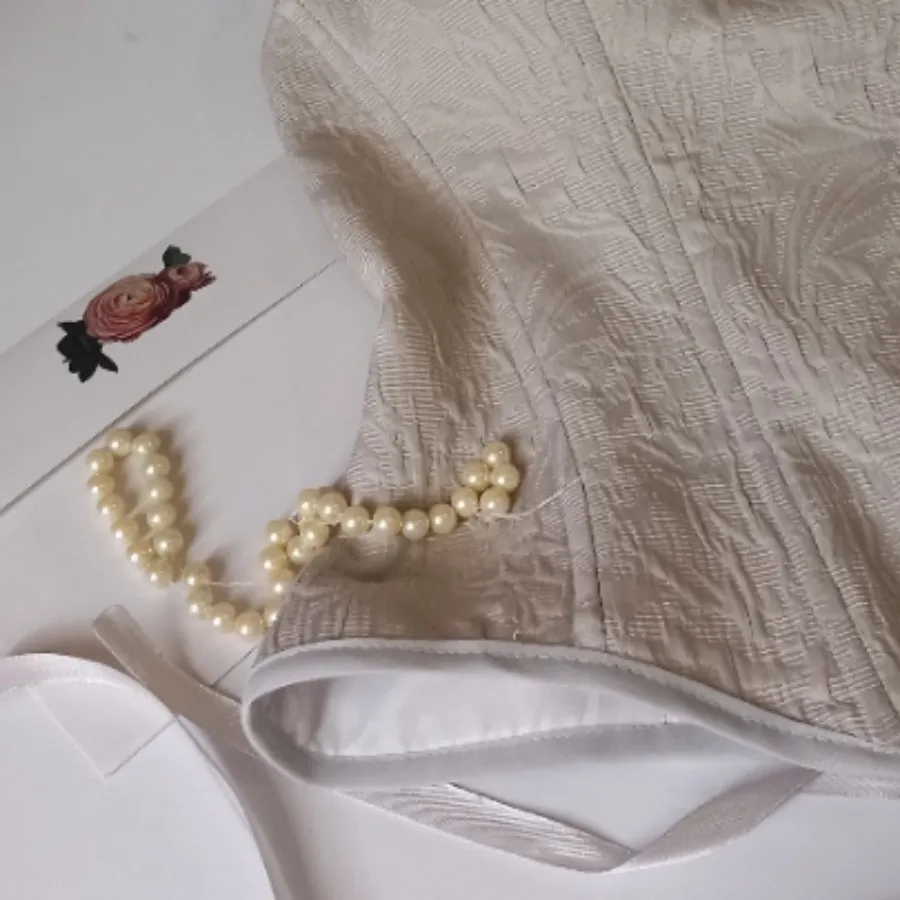 کرست ویکتوریایی