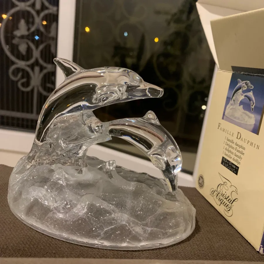 دلفین کریستال