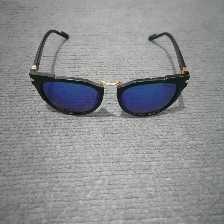 عینک آفتابی