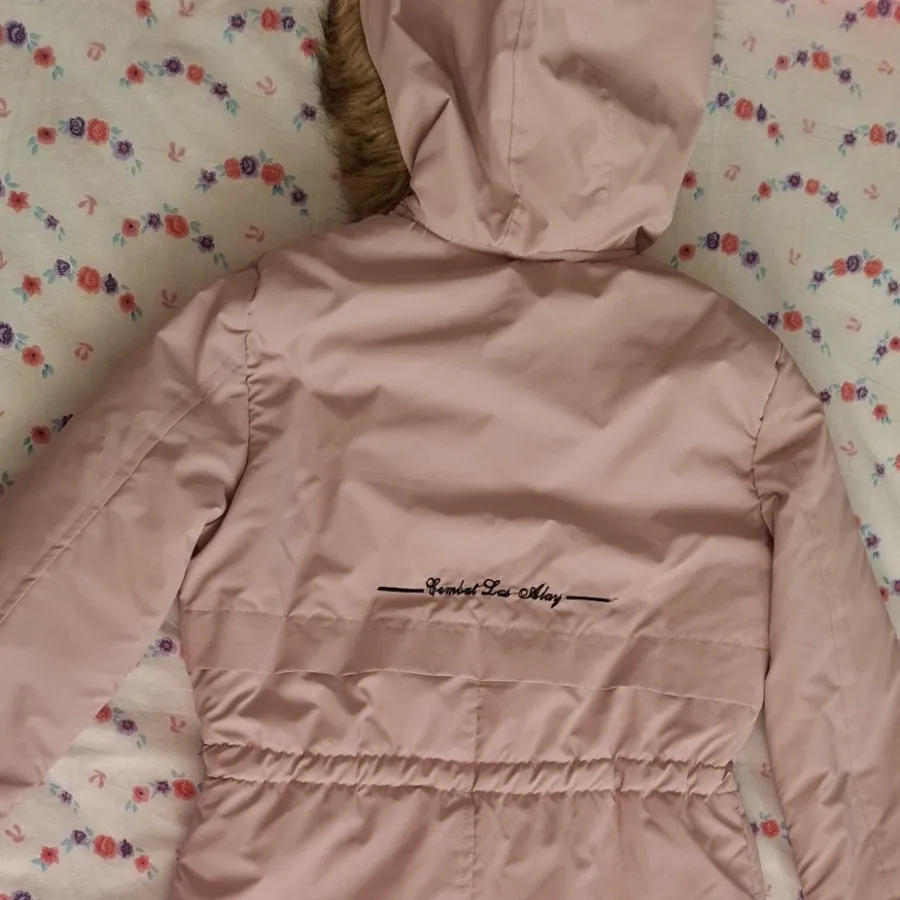 پالتو صورتی سالم و تمیز