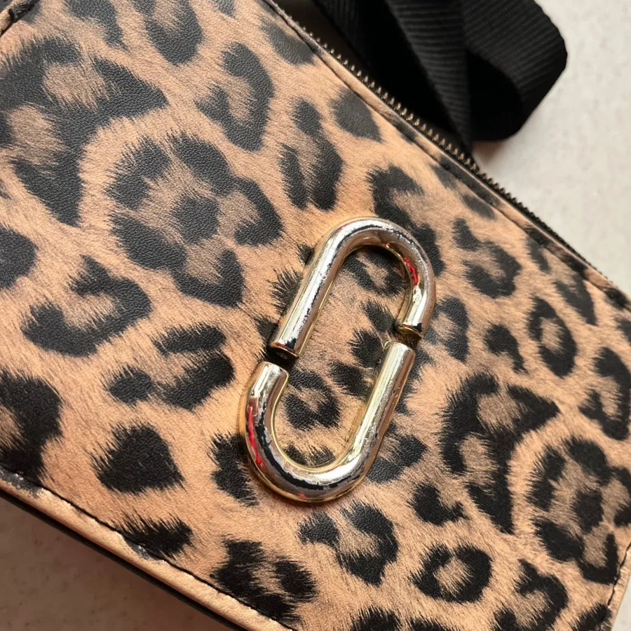 کیف مشکی پلنگی 100