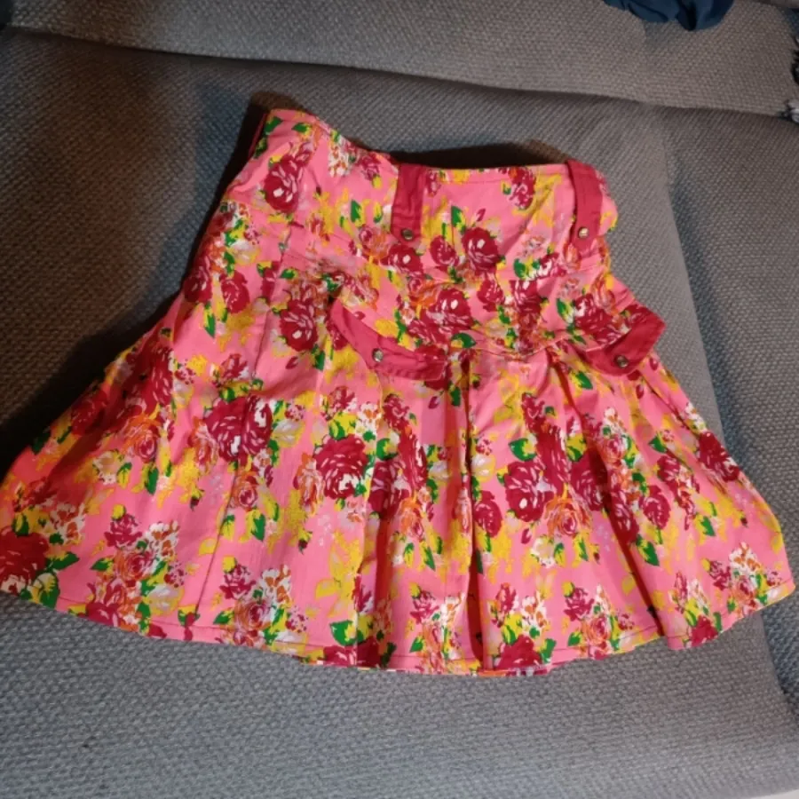 دامن کوتاه زنانه کشی