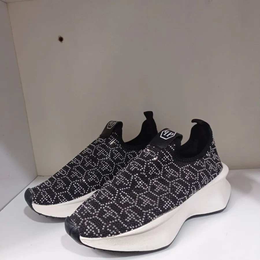 کفش کتونی لژدار