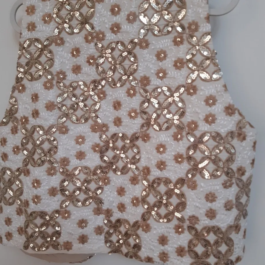 کراپ وست سوزن دوزی