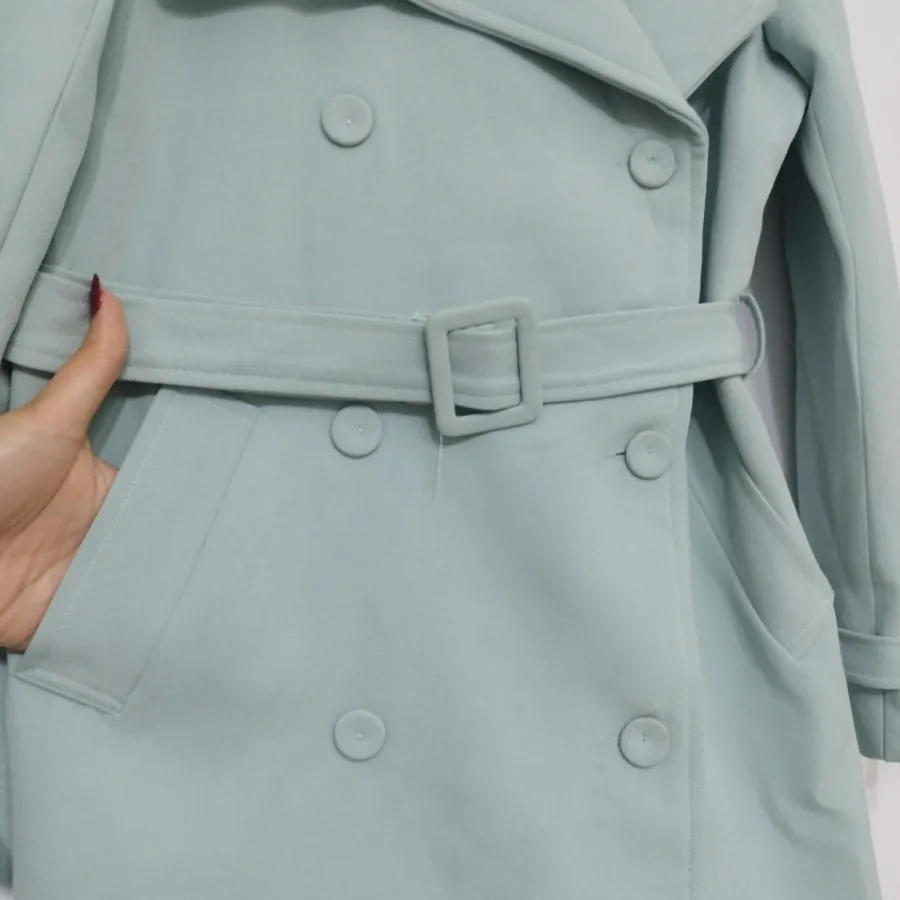 بارونی نو (ضد آب نیست)