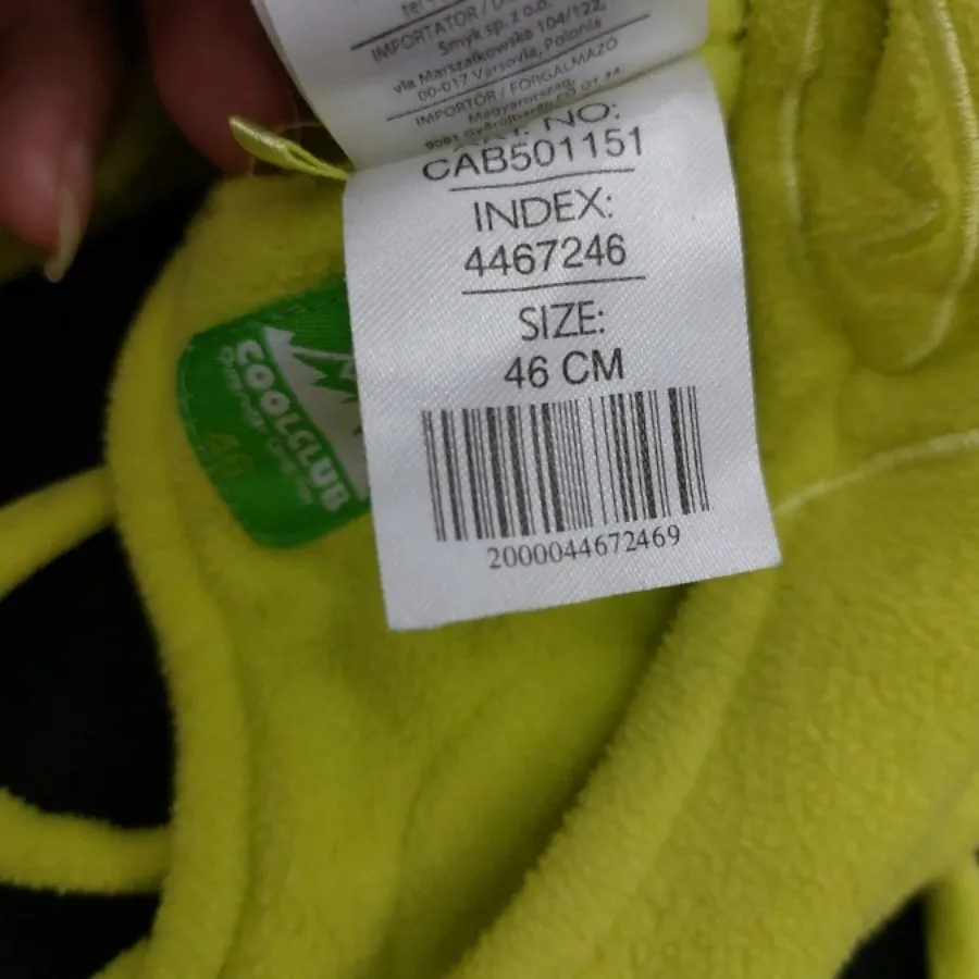 کلاه و دستکش بچگانه ش