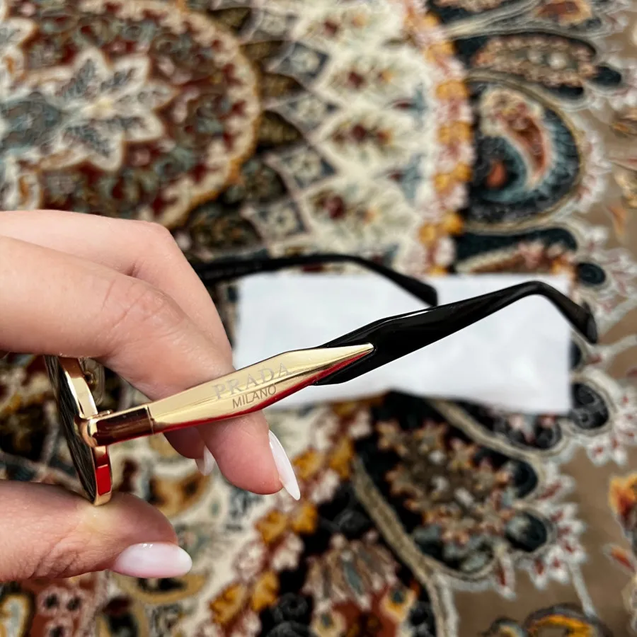 عینک بیضی سلین پرادا