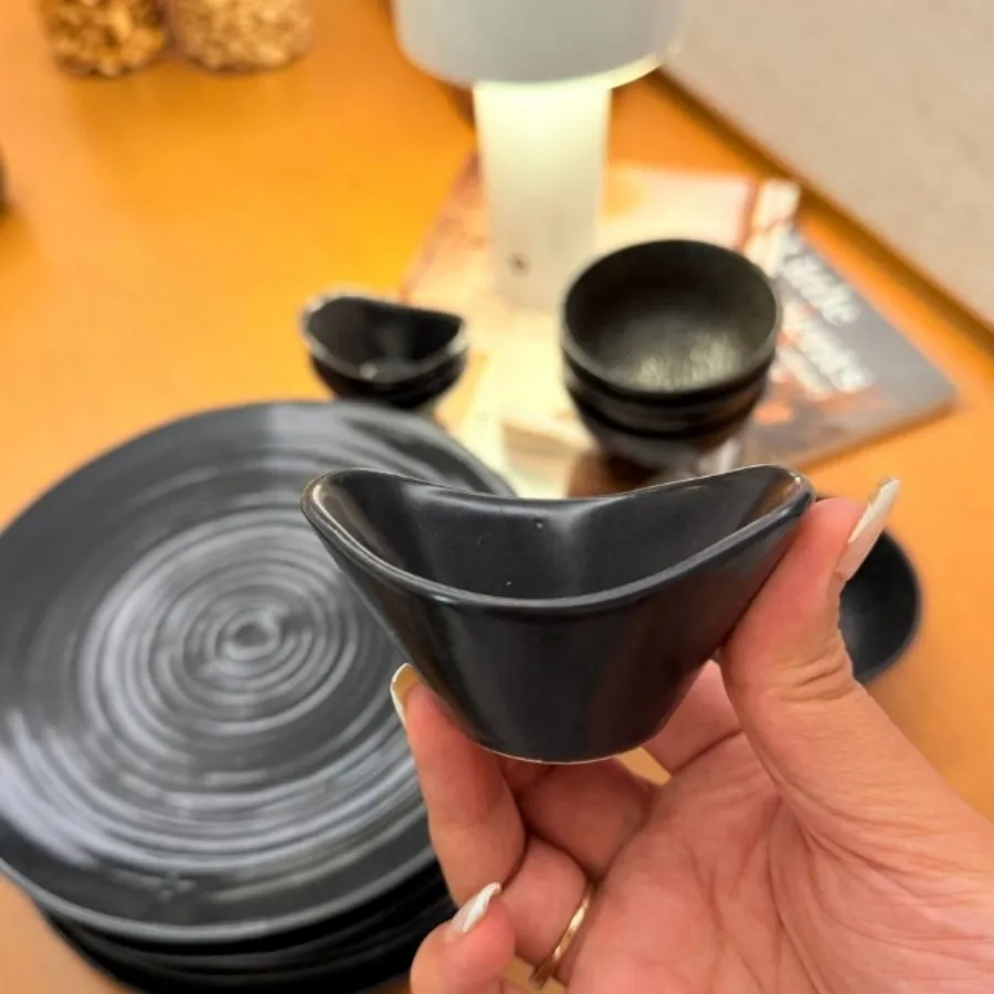 پیشدستی و پیاله