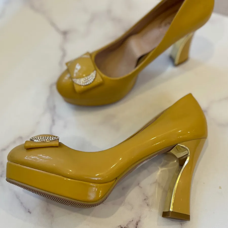 کفش مجلسی پاشنه بلند