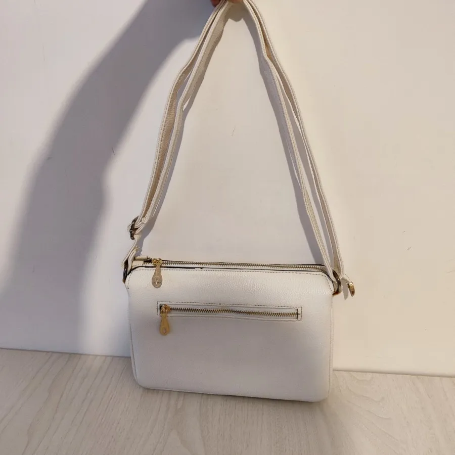 کیف دوشی سفید