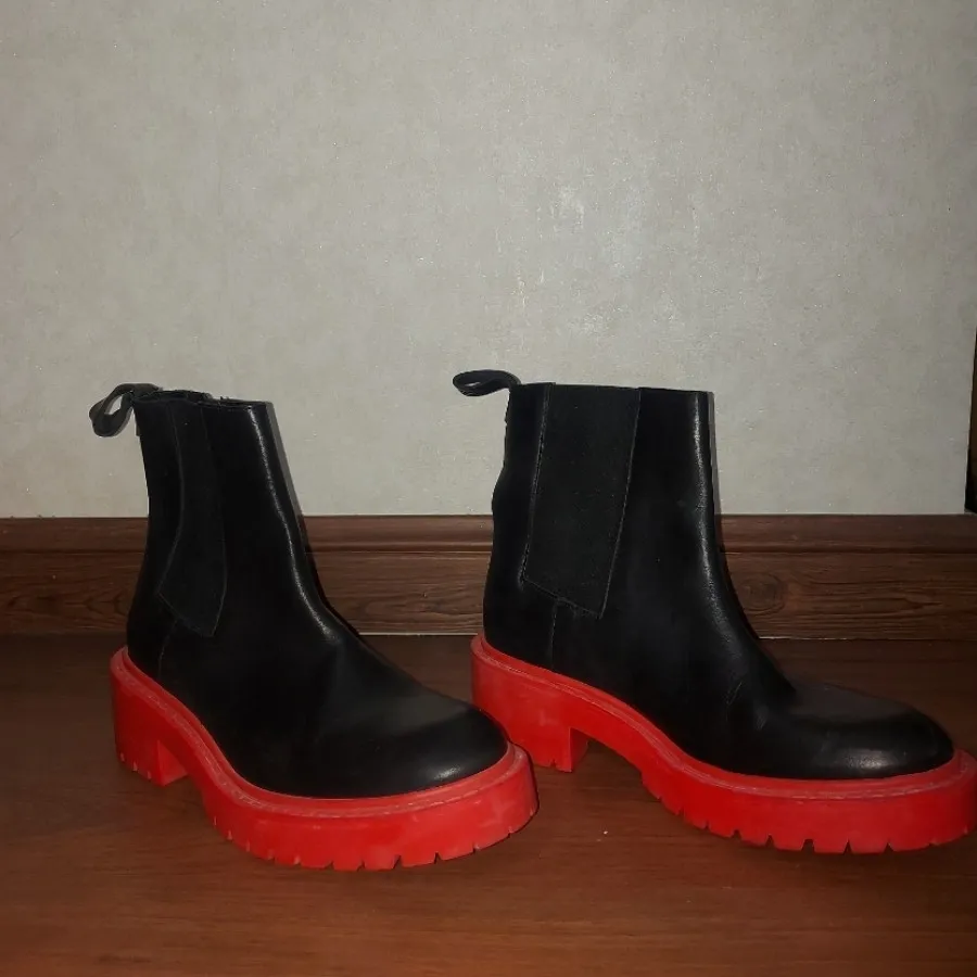 کفش اچ اند ام کنزو