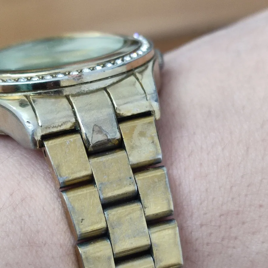 ساعت طلایی زنانه