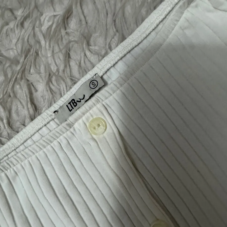 نیم تنه سفید S LTB