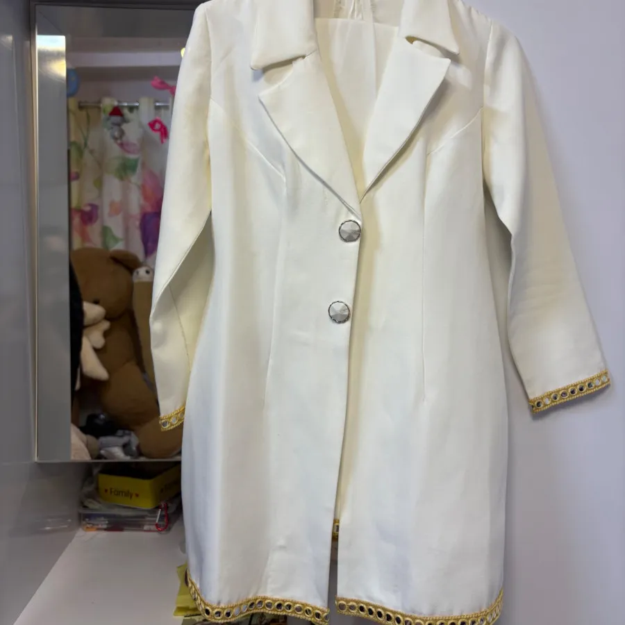 کت شلوار سفید