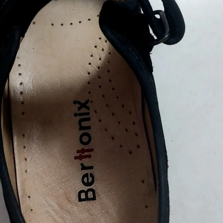 کفش برندبرونیکس