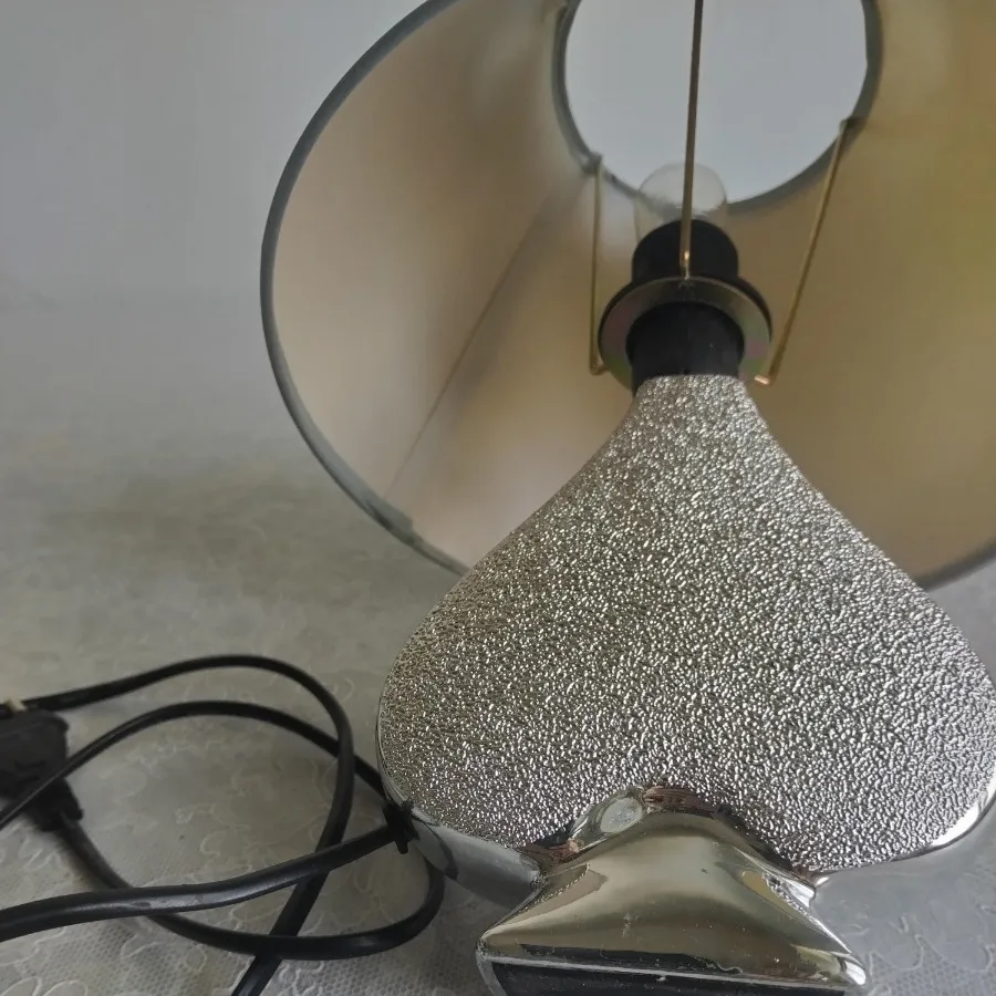 آباژور یا چراغ خواب قلبی