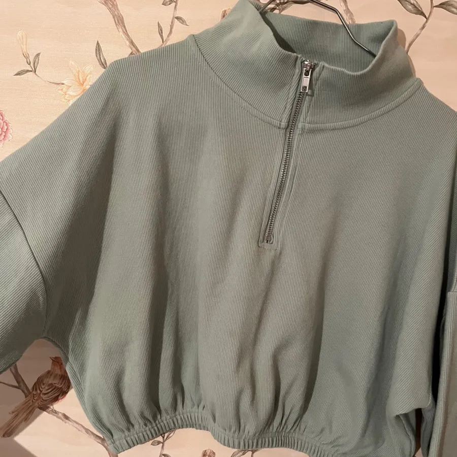 ست کراپ و شلوار