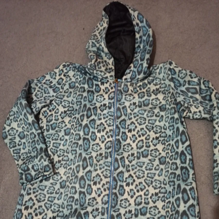 سویشرت کلاهدار