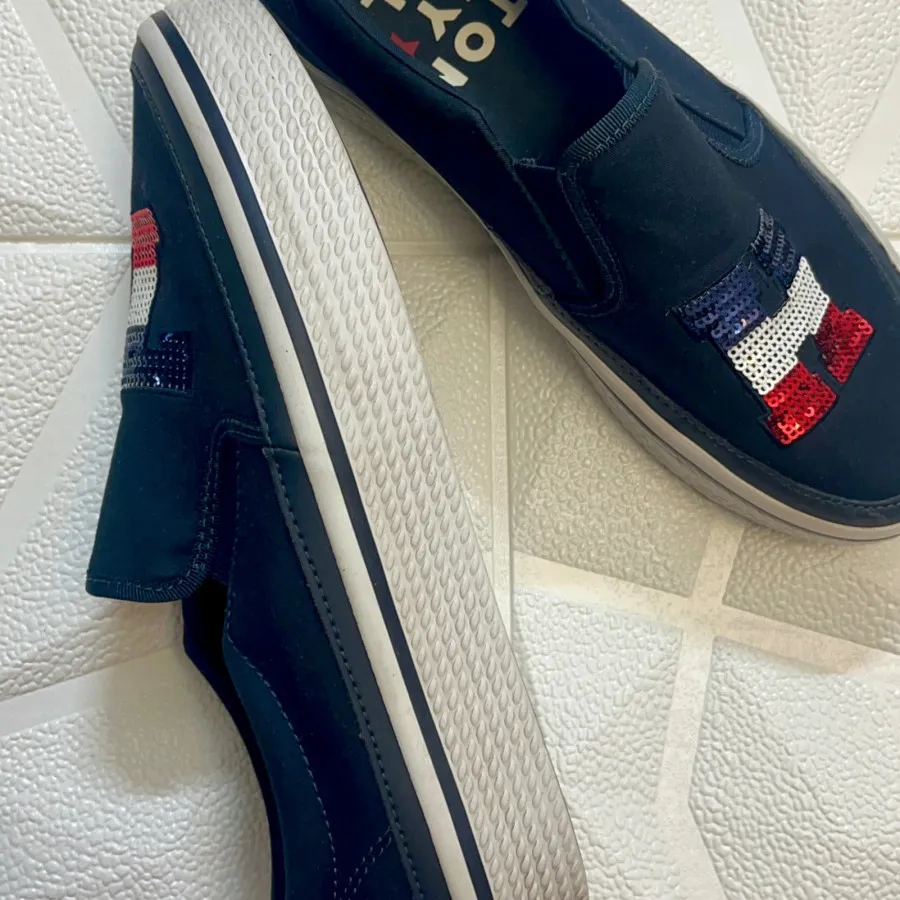 اسنیکرز تامی هیلفیگر اصل