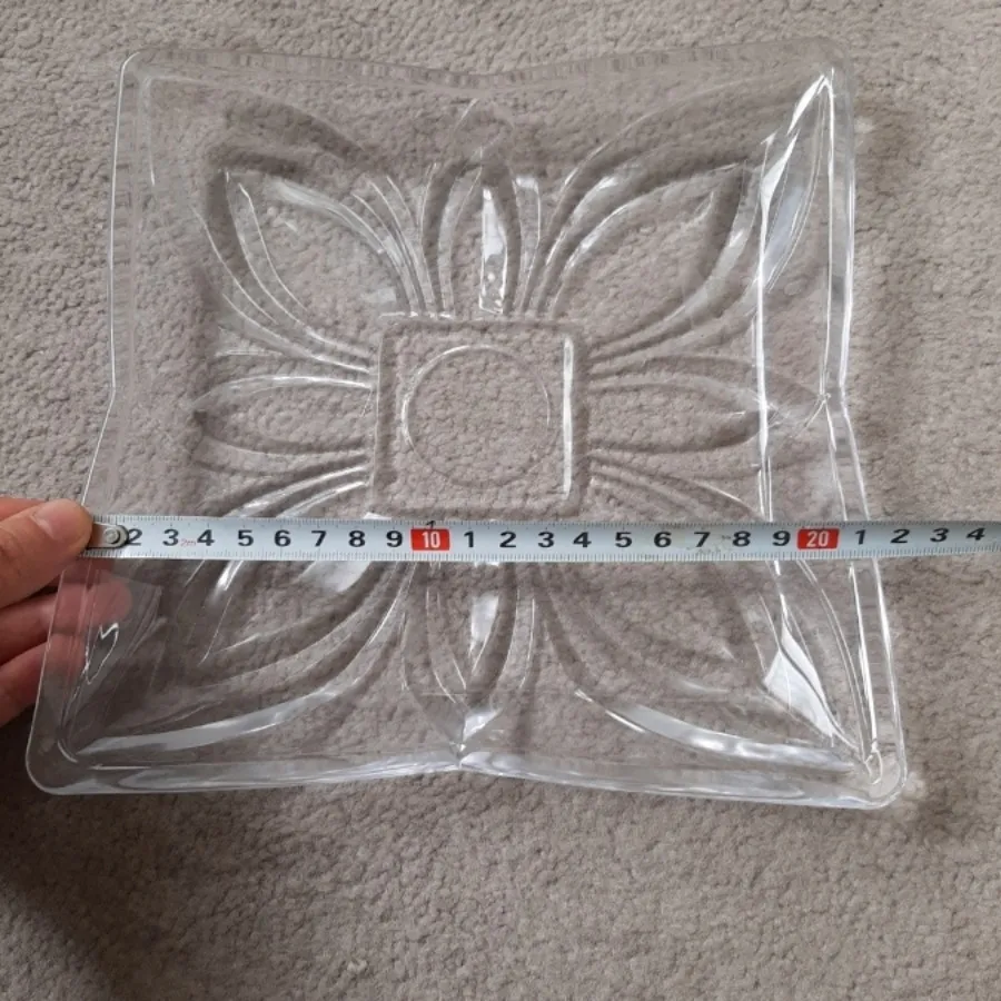 اجیل و شیرینی خوری بلور