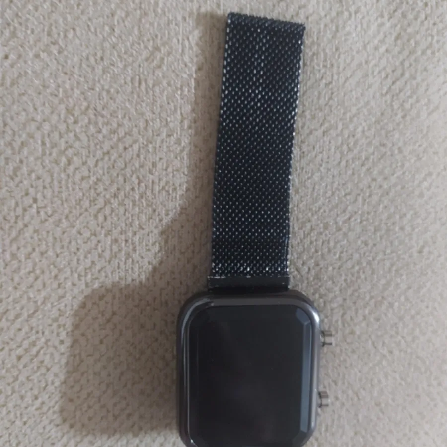 ساعت ال آیی دی