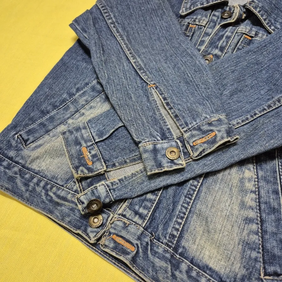 کت لی بچگونه