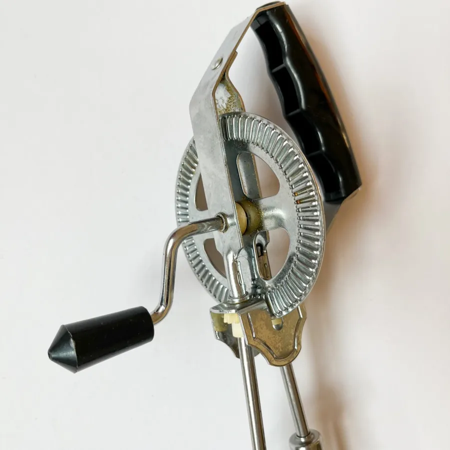 همزن دستی وینتیج