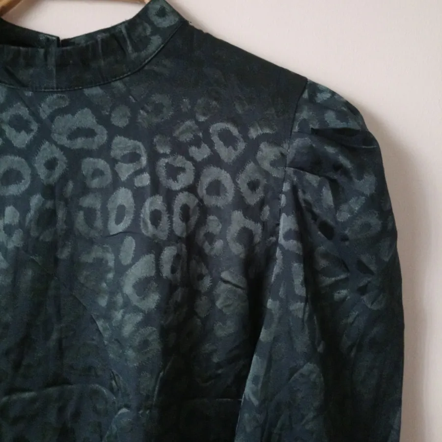 شومیز کرپ ساتن طرحدار