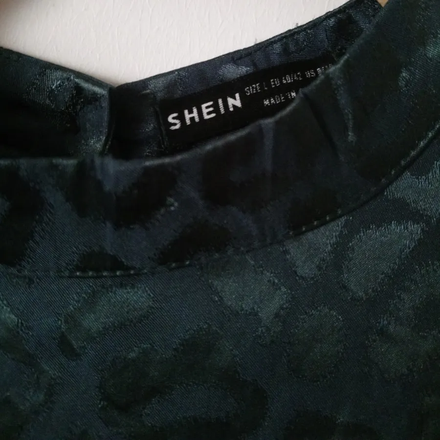 شومیز کرپ ساتن طرحدار