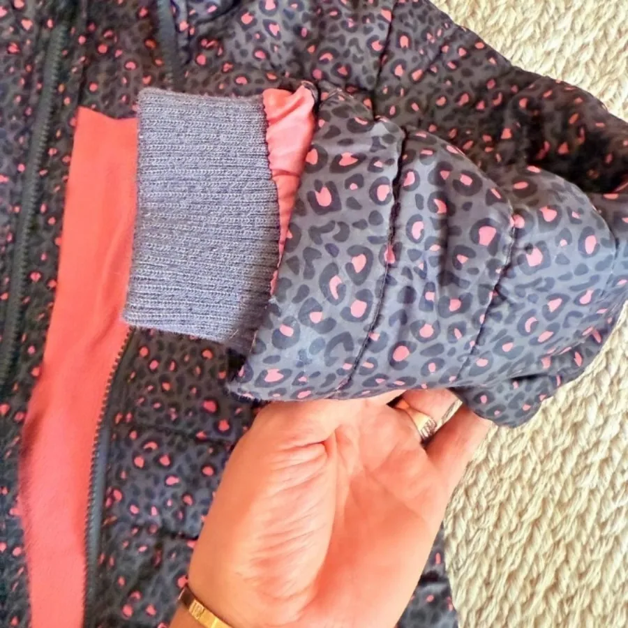 کاپشن پر مارک لوپیلو