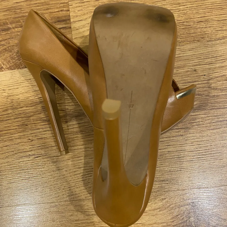 کفش استرادیواریوس