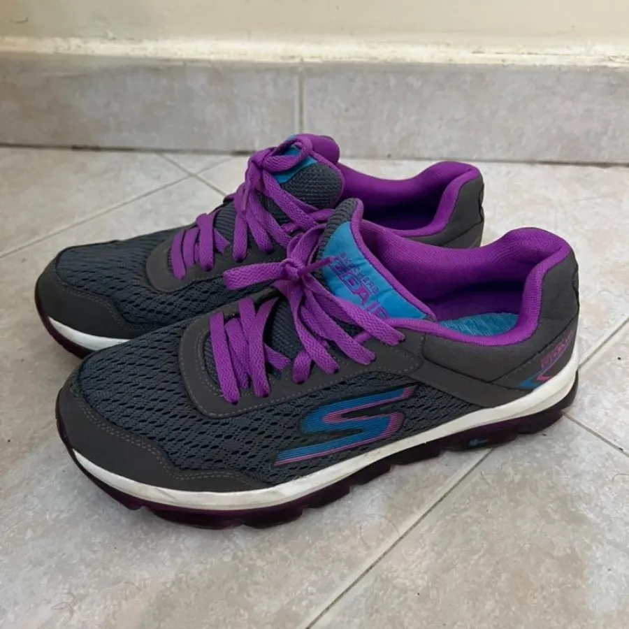 کتانی اسکیچرز