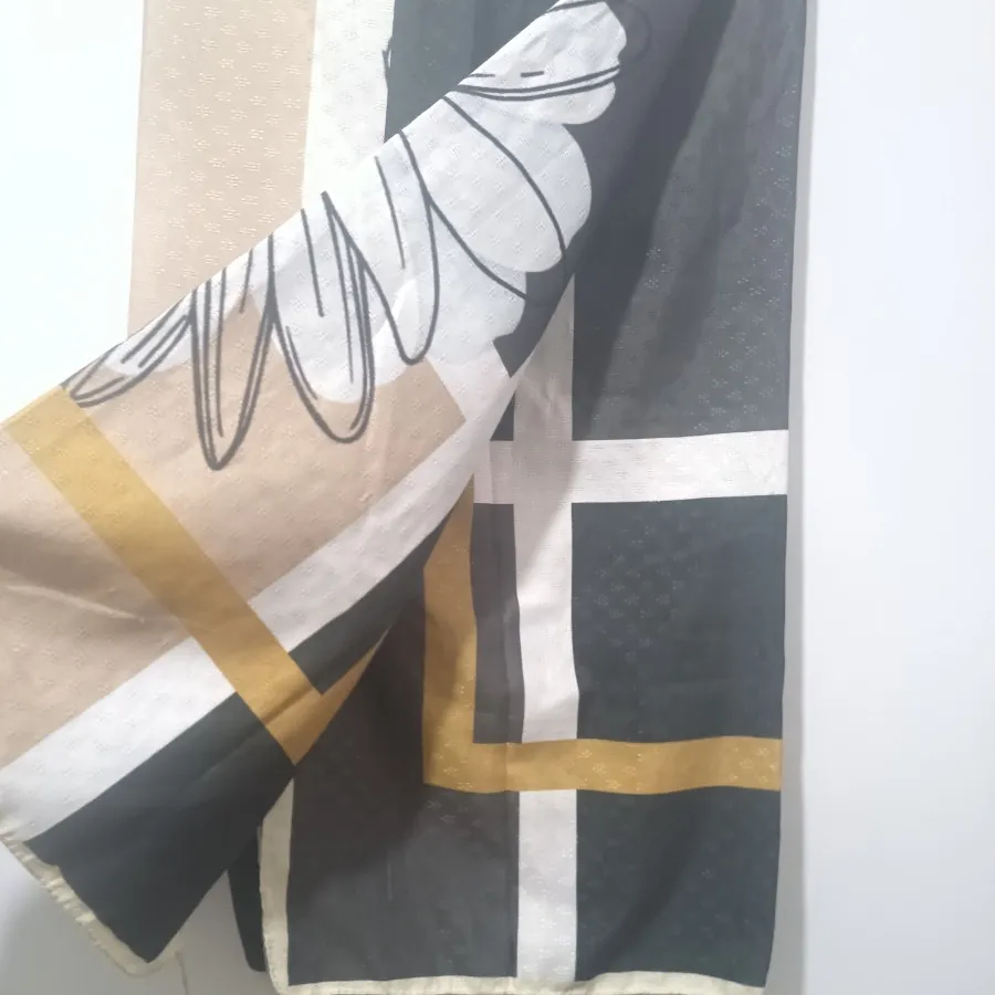 روسری گل درشت کاملا نو