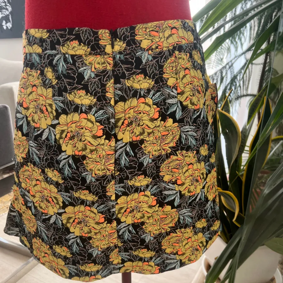 دامن کوتاه تُرک