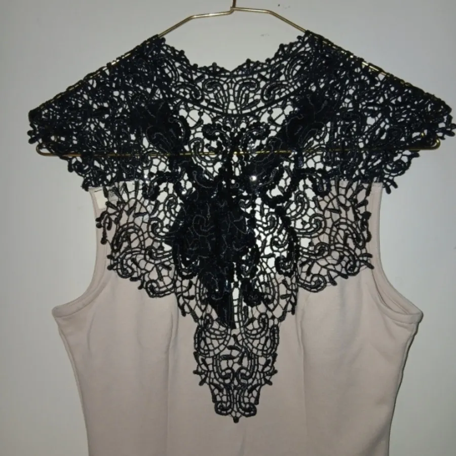 پیرهن یقه دانتل