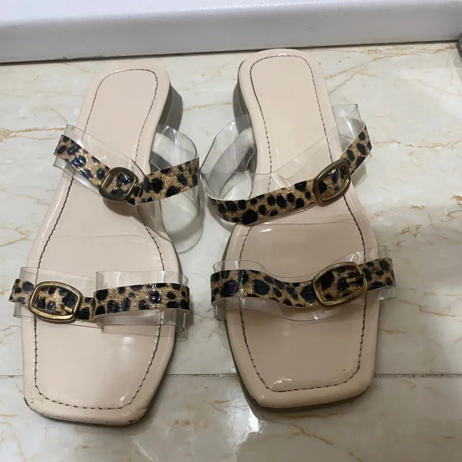 دمپایی روفرشی و بیرون