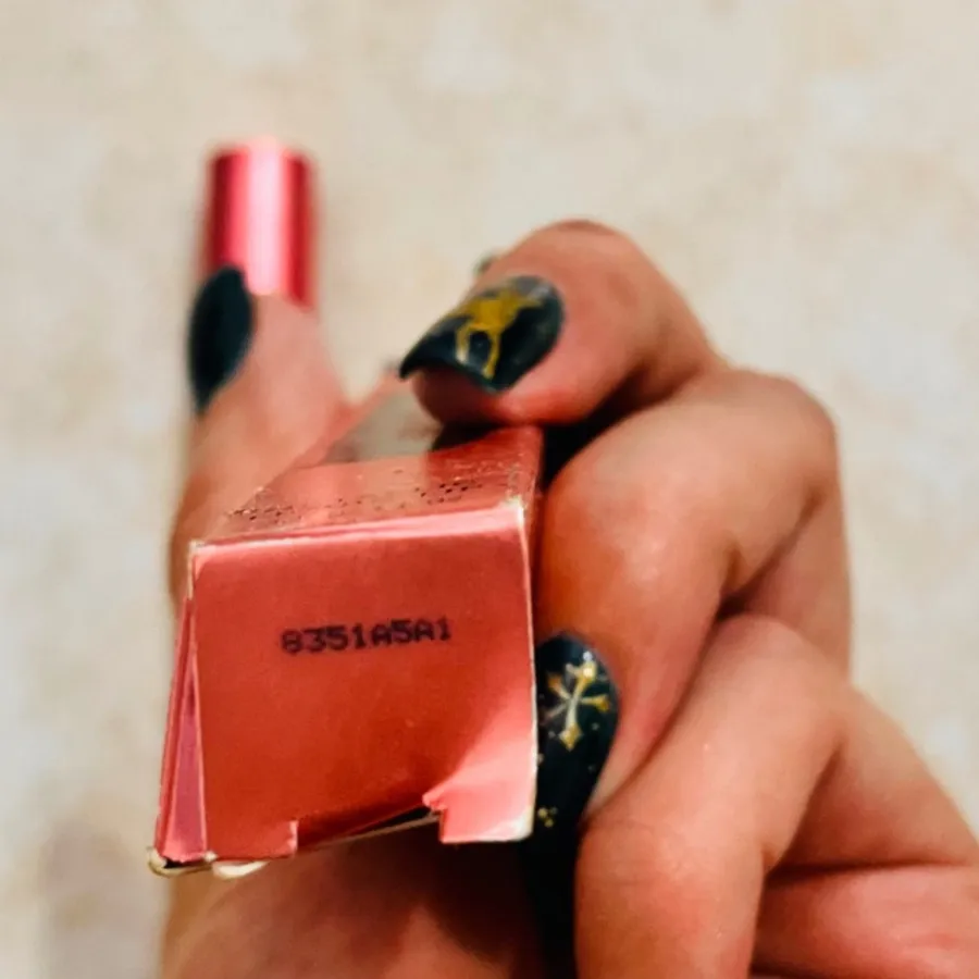 لیپ گلاس ویکتوریا سکرت