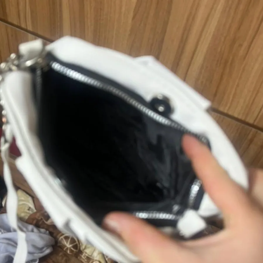 کیف سفید جنس برزنتی