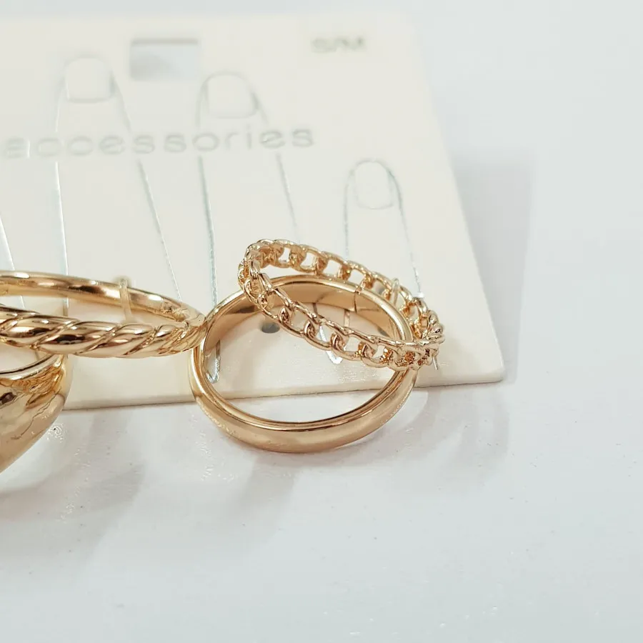 پک انگشتر و حلقه طلایی