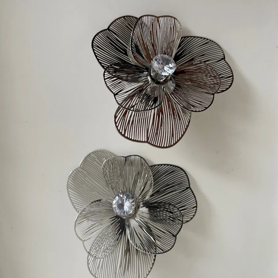 گوشواره گل توری نگینی