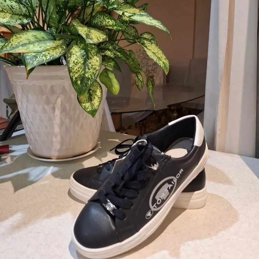 کفش کتونی سایز 40