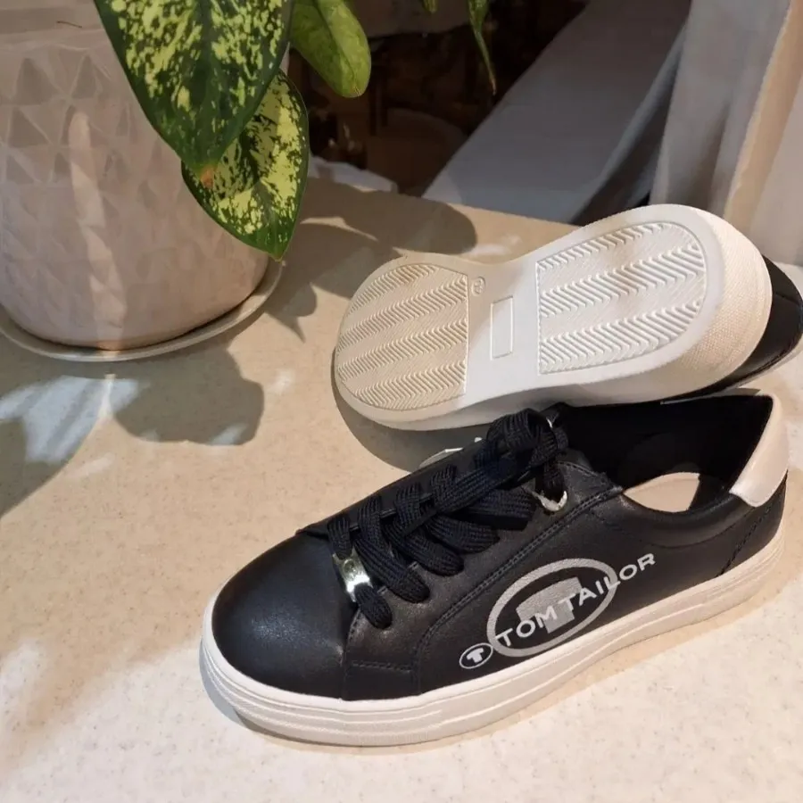 کفش کتونی سایز 40