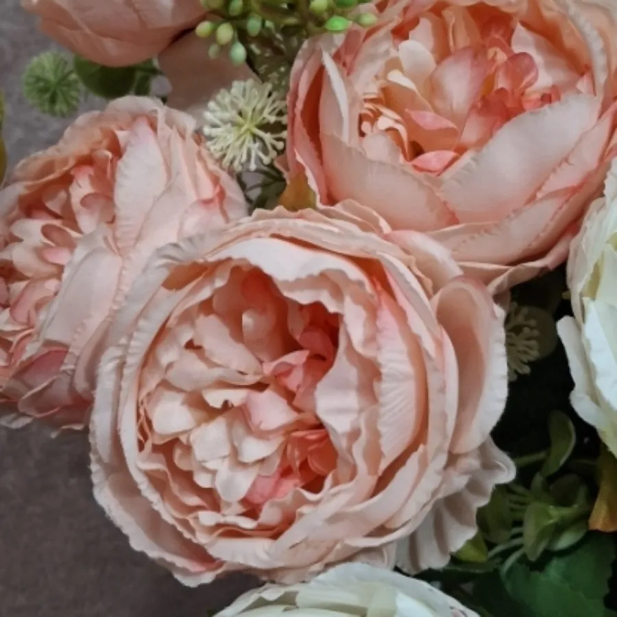 گل پیونی مصنوعی