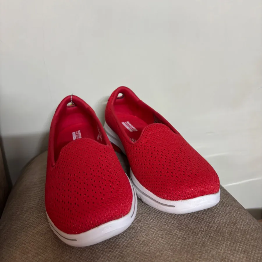 کفش اسکیچرز