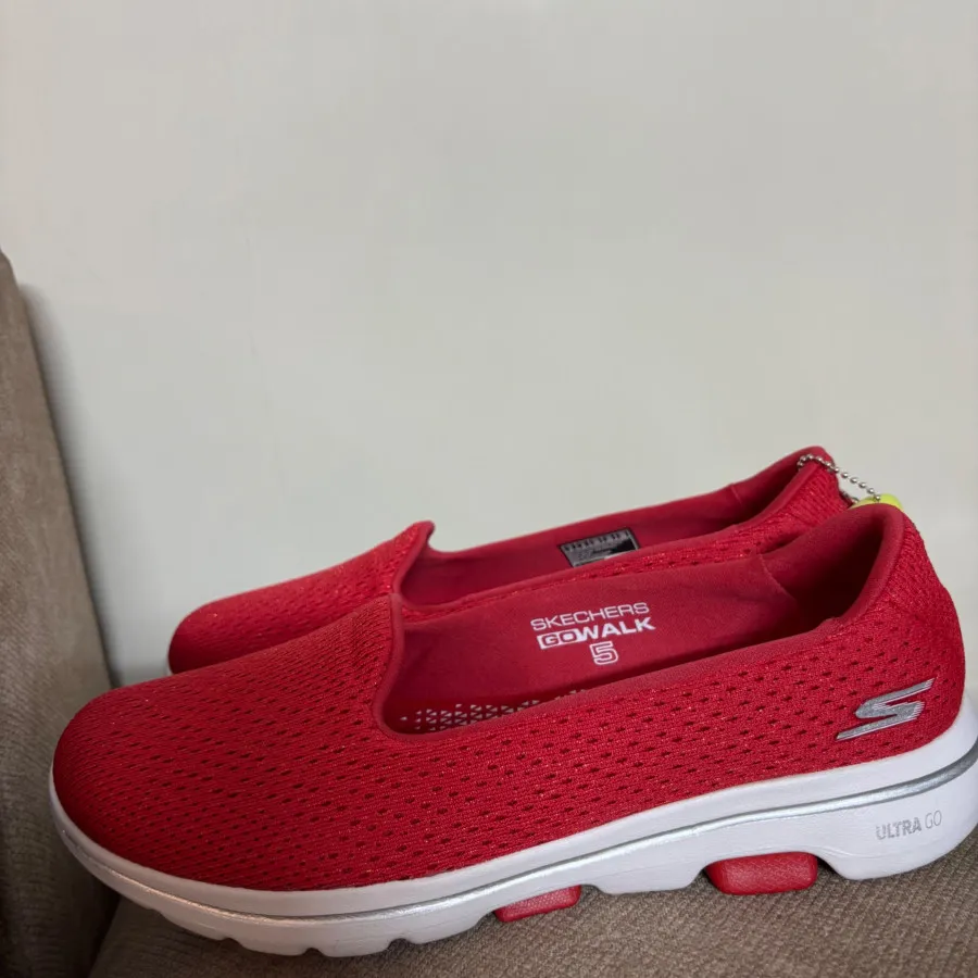 کفش اسکیچرز