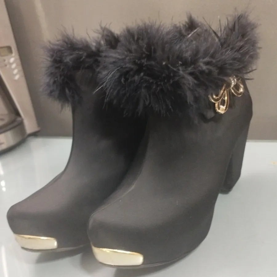 نیم بوت مجلسی خزدار