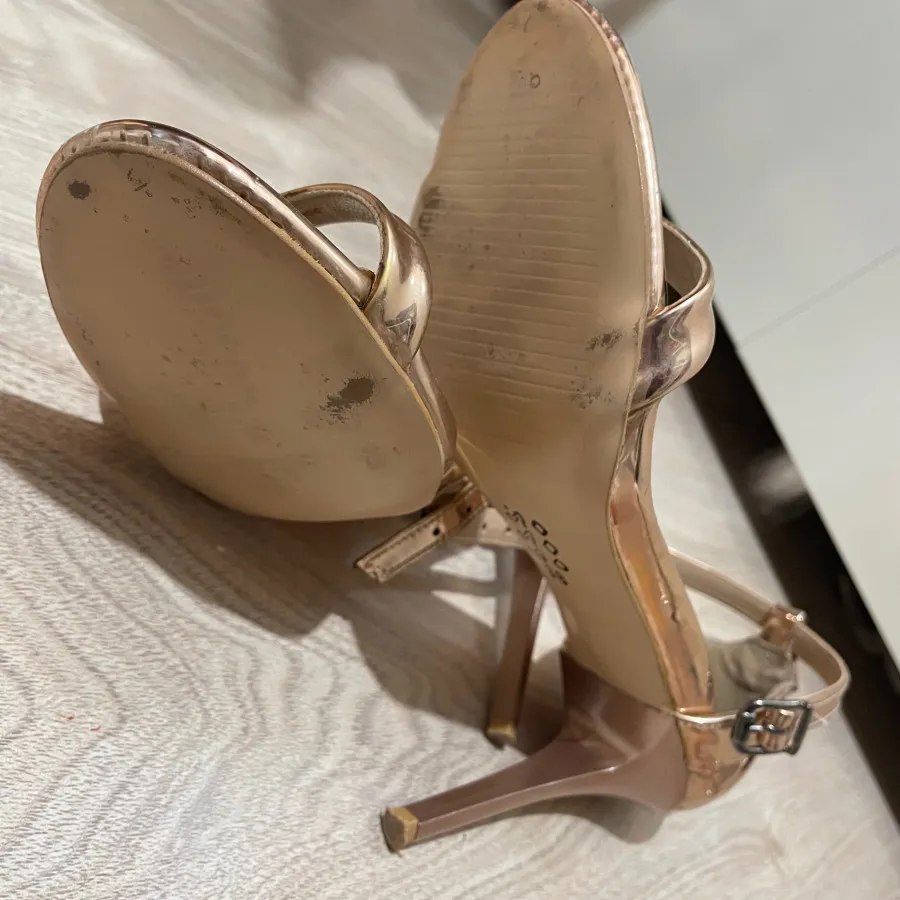 کفش‌ بندی رزگلد