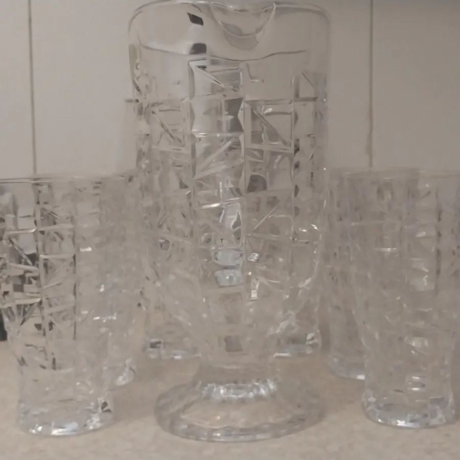 پارچ و لیوان