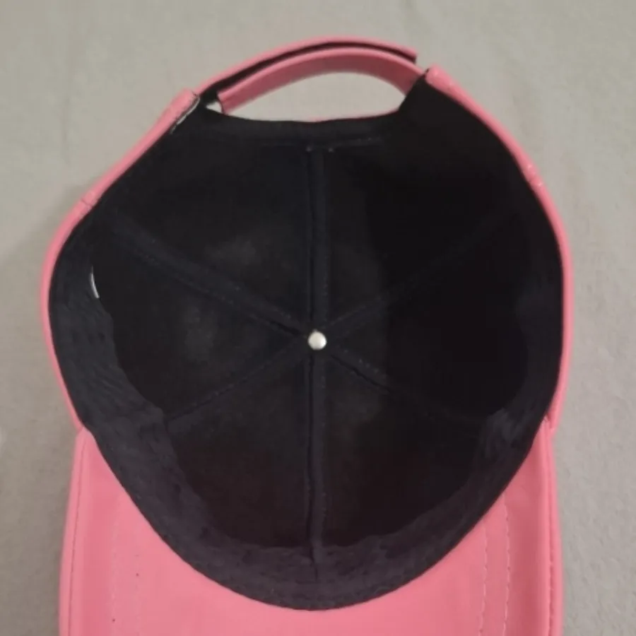 کلاه چرم صورتی