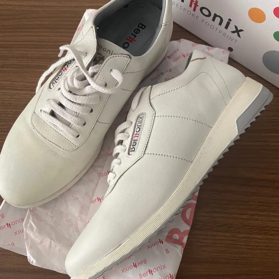 کفش اسپورت زنانه برتونیکس